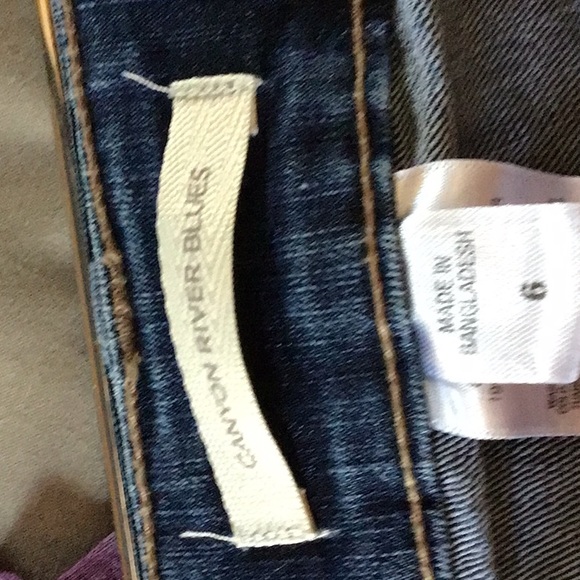 Shorts - Picture 3 of 3